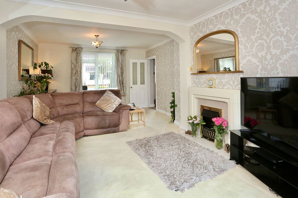 Property photo 3 of 36