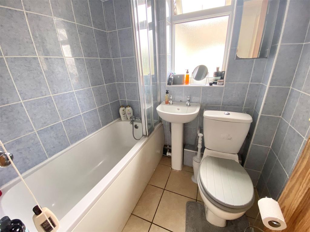 Property photo 2 of 4 Bathroom 1.Jpg