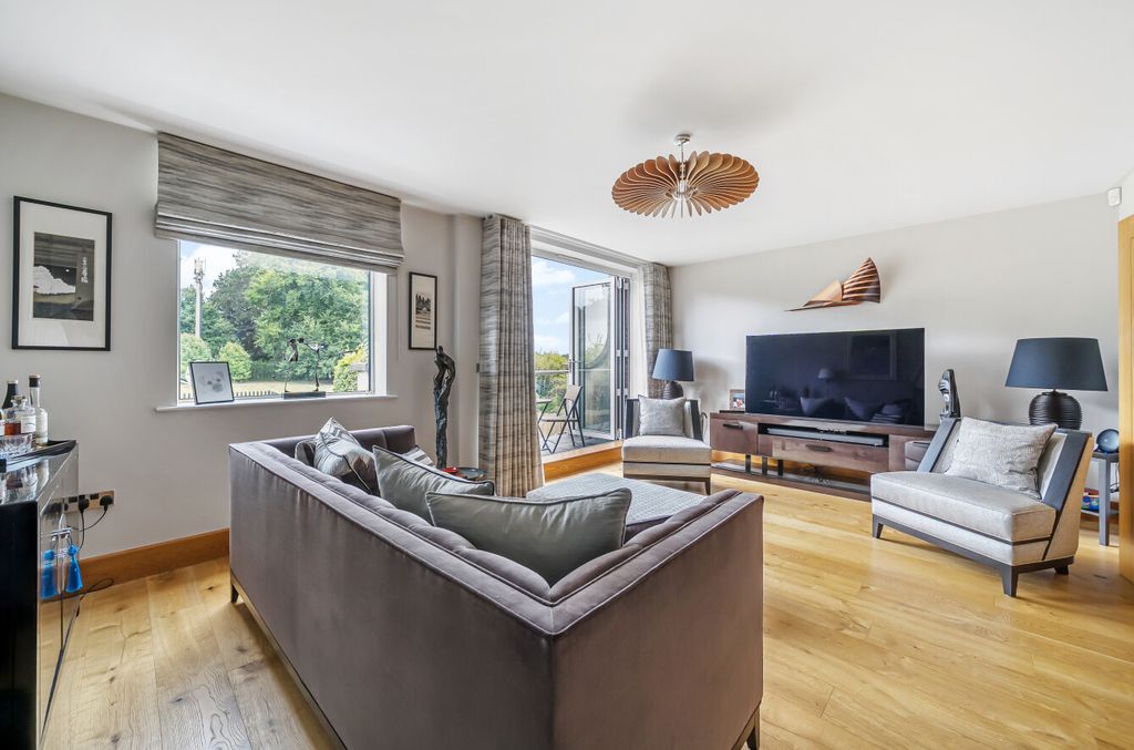 Property photo 2 of 22 1320618-15-6874E5...