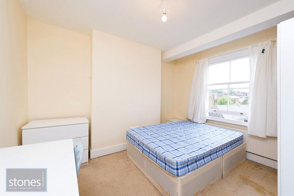 Property photo 3 of 11 Bedroom 3