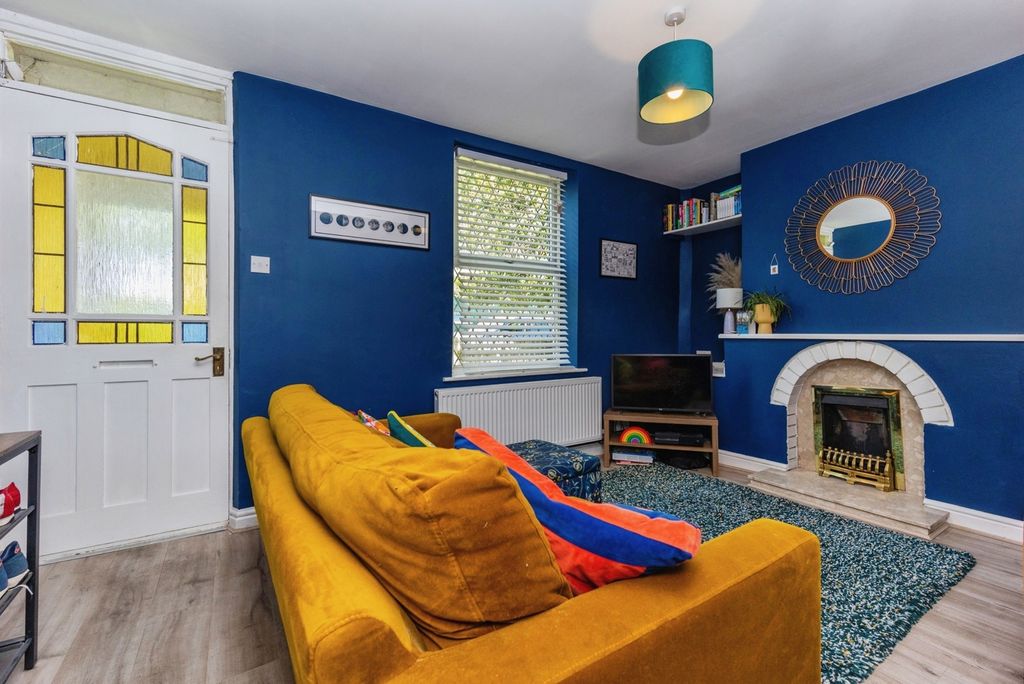 Property photo 3 of 19 Pbox-Img.Jpg