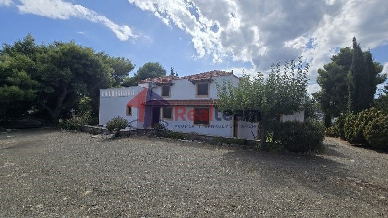 Property photo 3 of 23