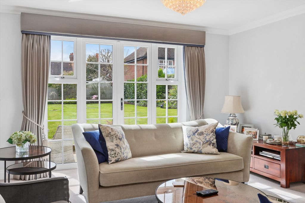 Property photo 2 of 18 Image