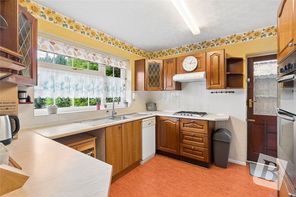 Property photo 2 of 16 Kitchen