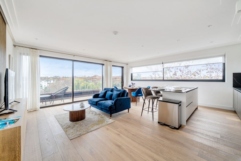 Property photo 3 of 20 1380622-13-691331...