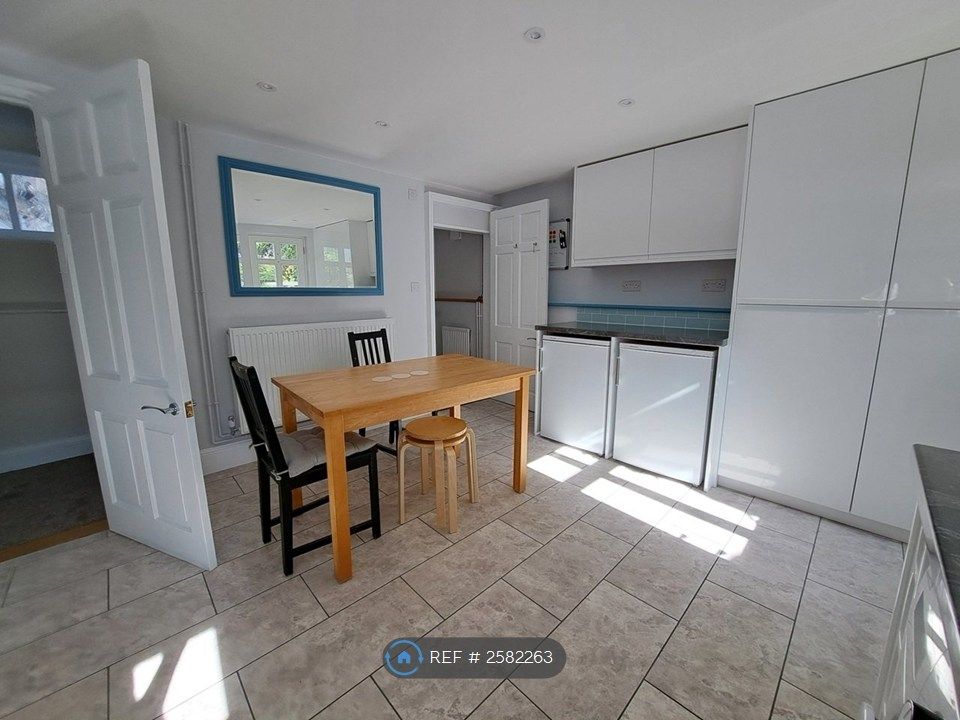Property photo 3 of 9 Your Kitchen