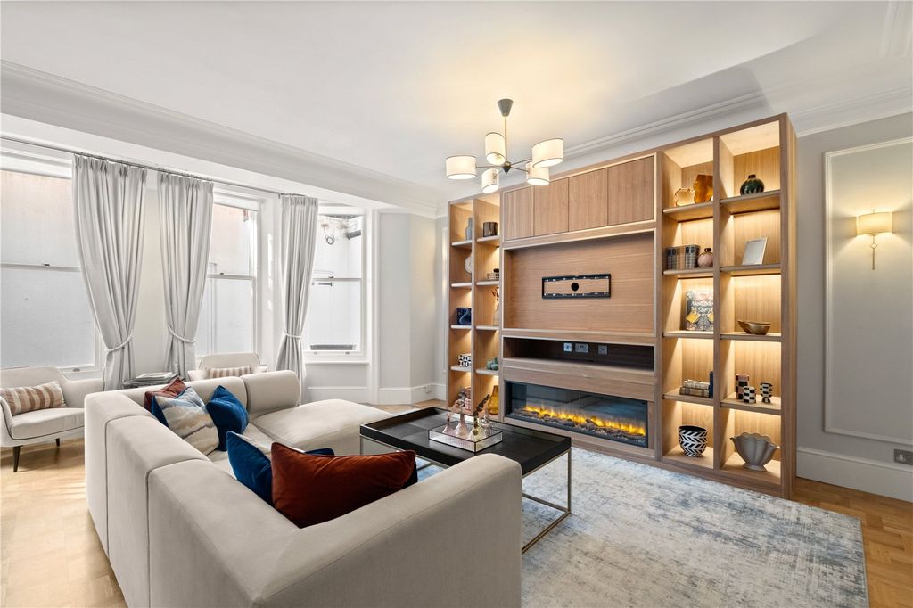 Property photo 1 of 18 Reception