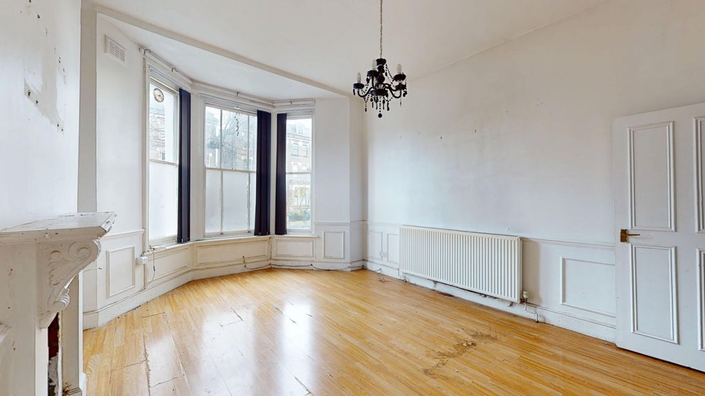 Property photo 3 of 24 Flat A, 79 Tollington Park, Finsbury Park, London, N4 3Qj