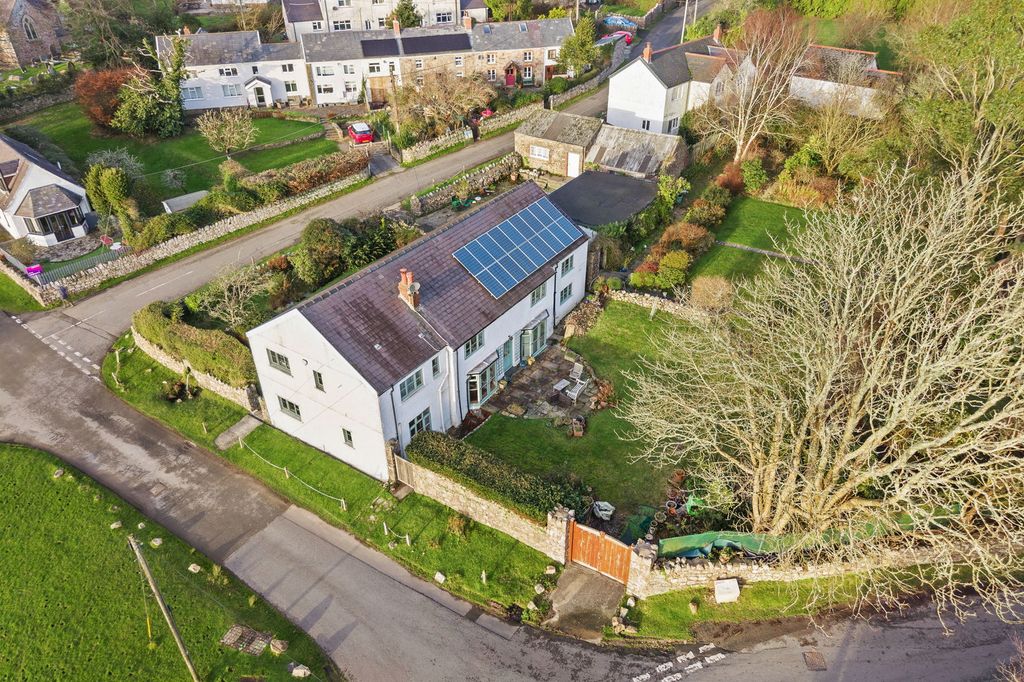 Property photo 2 of 44