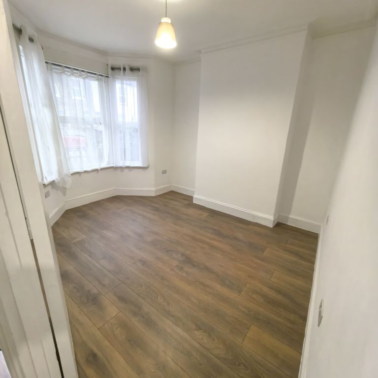 Property photo 2 of 11 Gallery