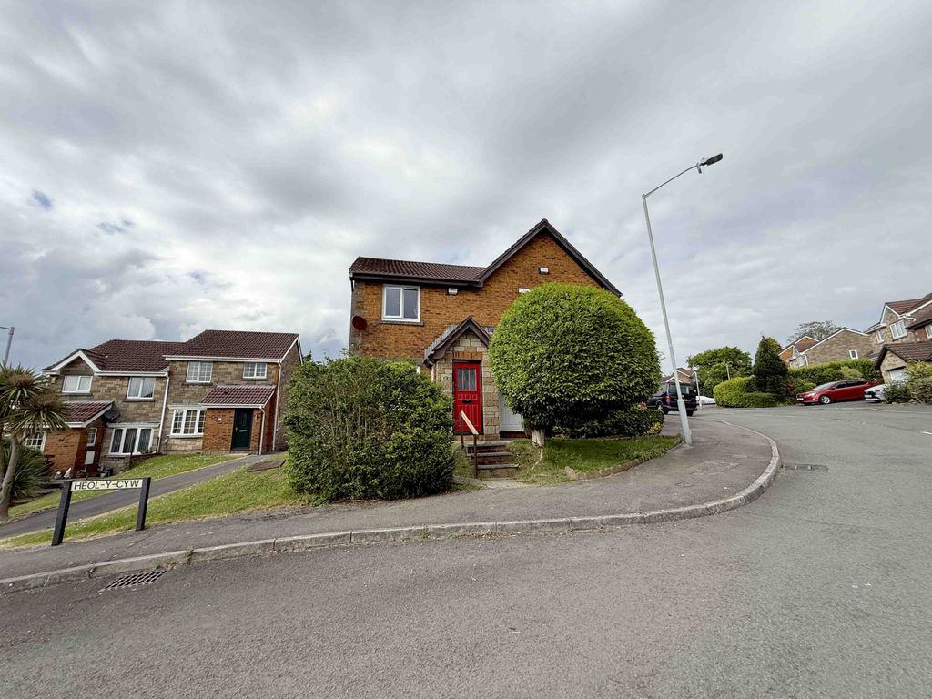 Property photo 1 of 11 2 Bedroom Semi Detached Home With Parking For Rent In Birchgrove