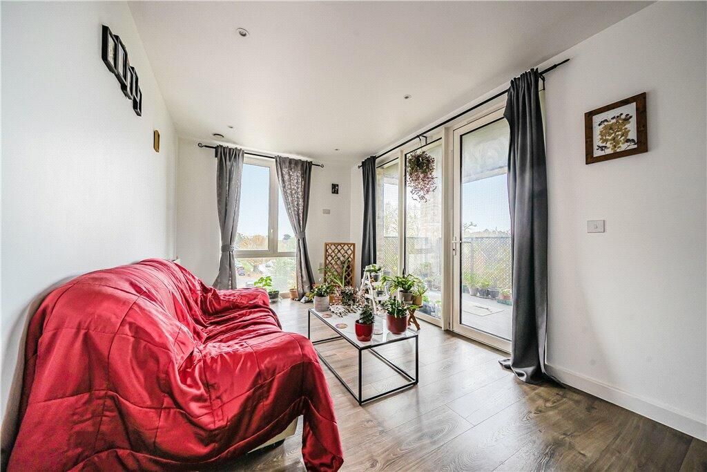 Property photo 3 of 17 Davidson Frost-Wellings, Dfw, Aldenham Court, Edgw