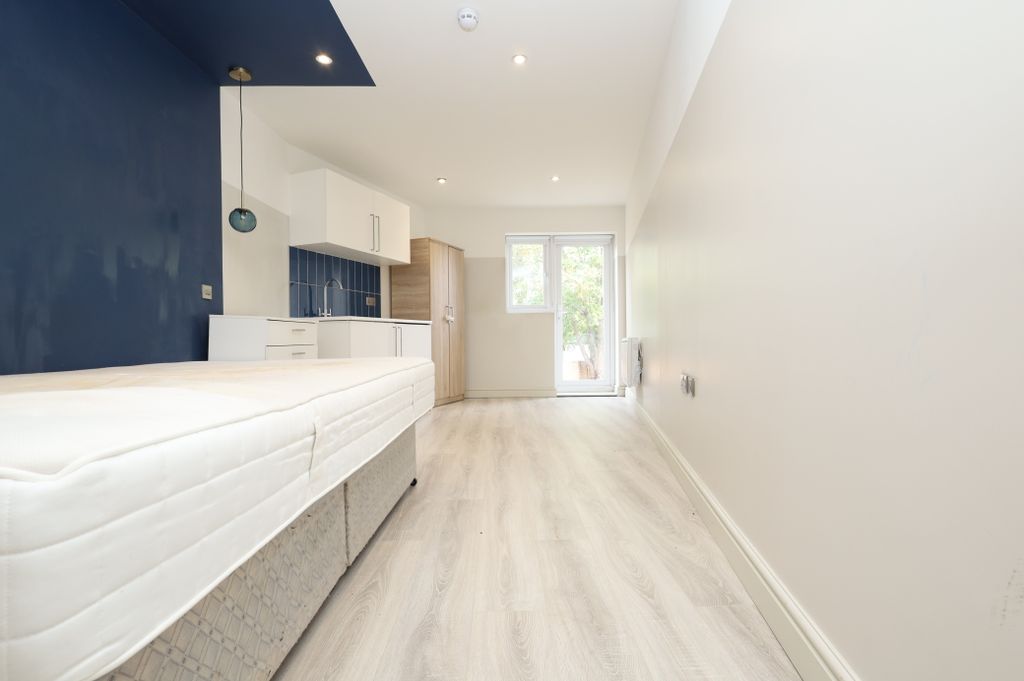 Property photo 1 of 3