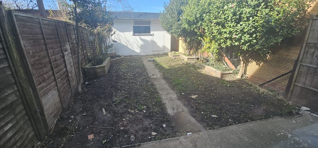 Property photo 1 of 4