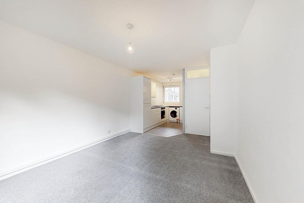 Property photo 2 of 9 W04.Jpg