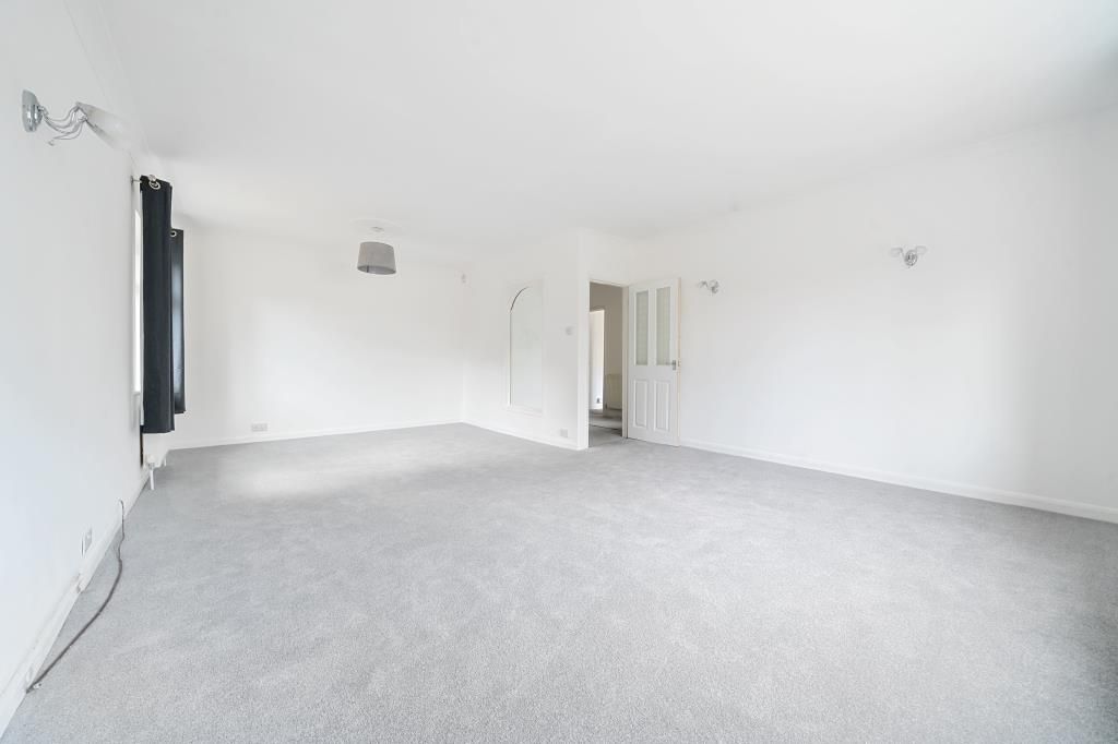 Property photo 2 of 10 Bedroom