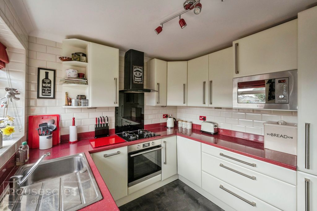 Property photo 2 of 13