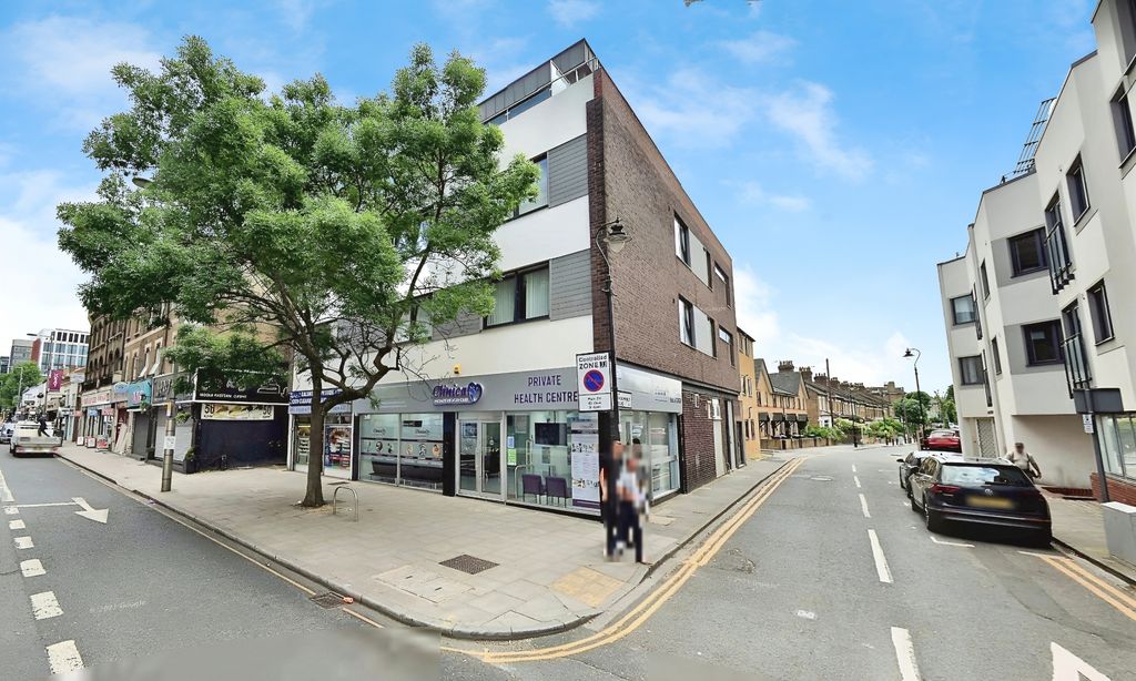 Property photo 1 of 11 One Double Bedroom 1st Floor Flat To Rent