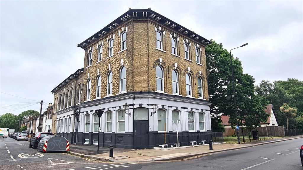 Property photo 1 of 14 Elmsdown House E15