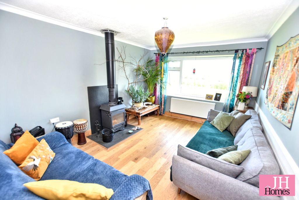 Property photo 2 of 23