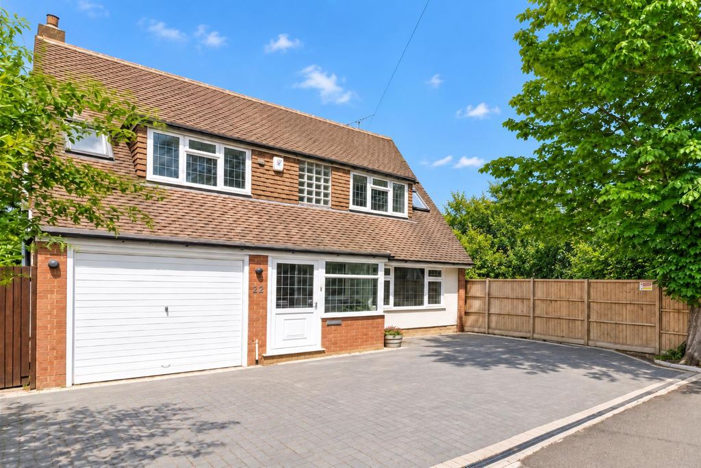 Property photo 1 of 13 5F9A2105-Df42-467c-9c8c-E0F9Ed631d6E.Png