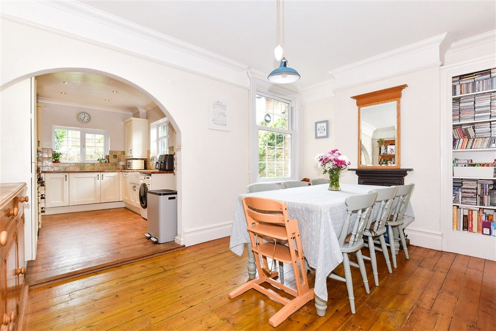 Property photo 3 of 11 Dining Area