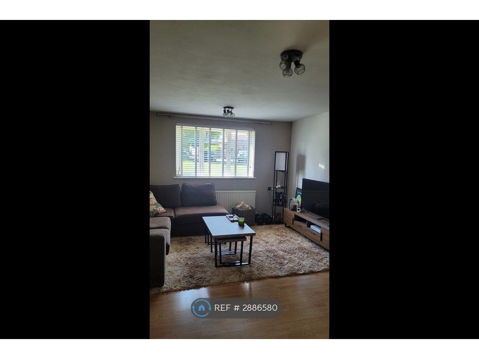 Property photo 1 of 13 Lounge