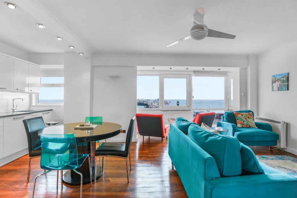 Property photo 2 of 23