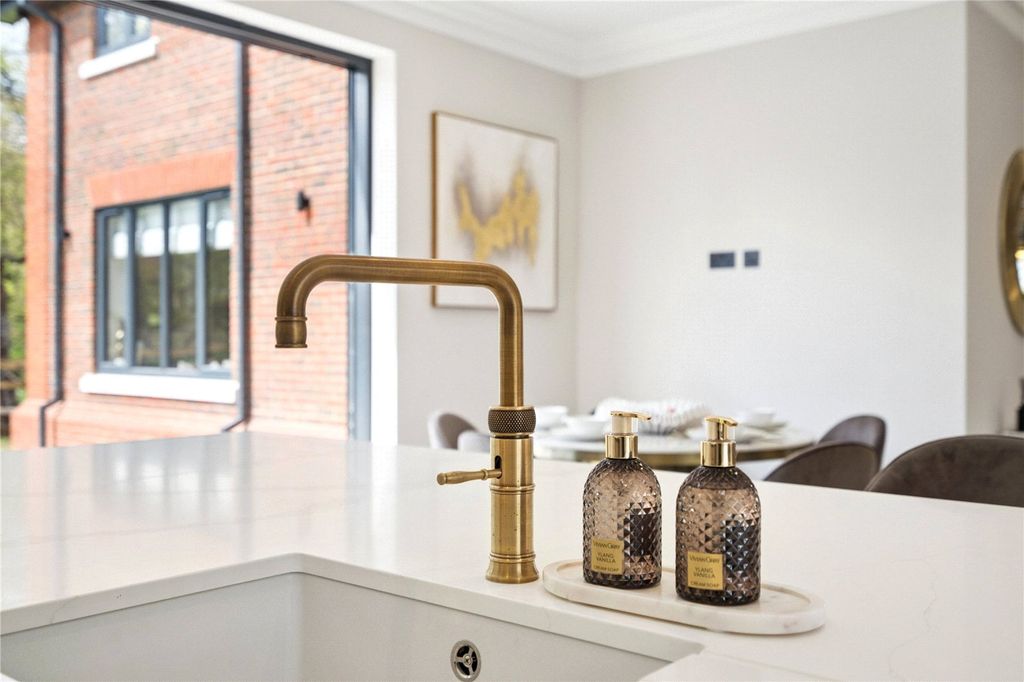 Property photo 3 of 19 * Show Home