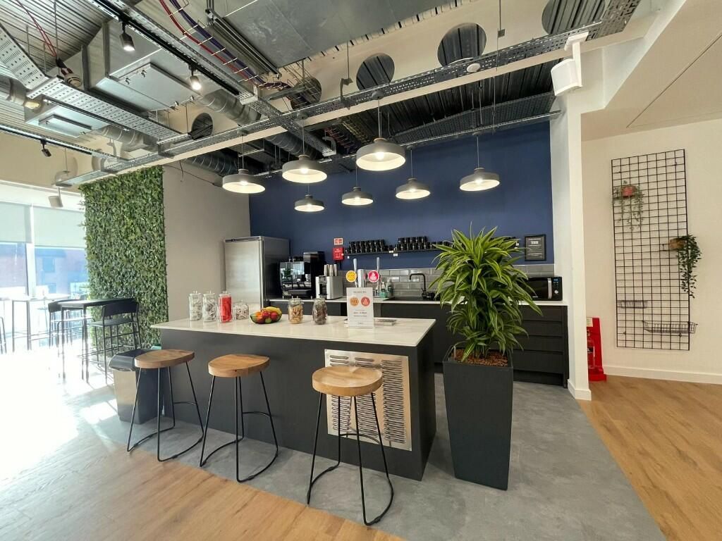 Property photo 3 of 12 Breakout Space