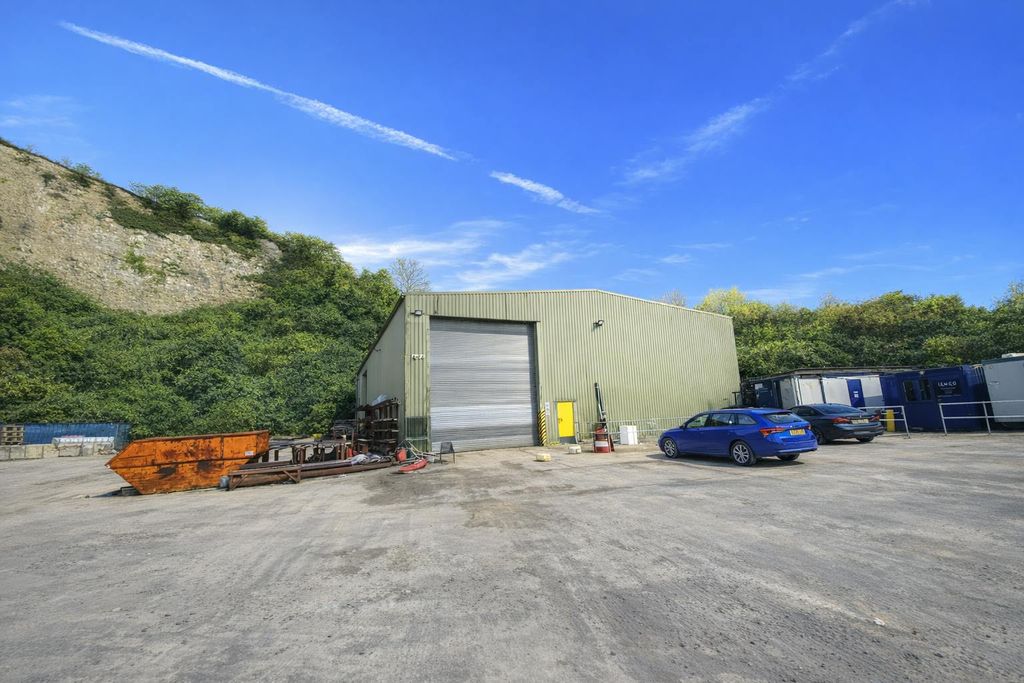 Property photo 2 of 8 Daylight Industrial .Png