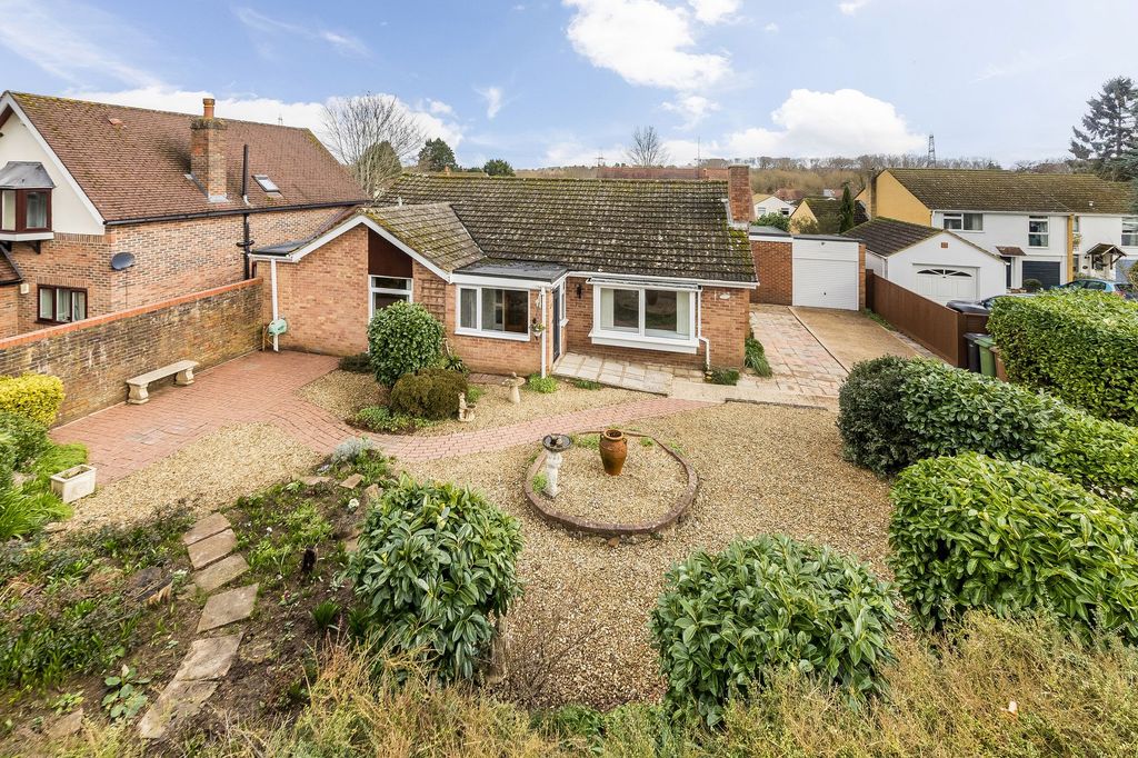 Property photo 1 of 28