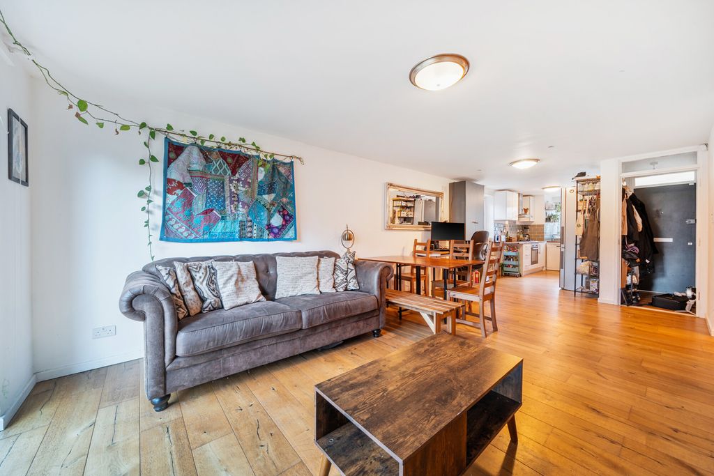 Property photo 1 of 18 Reception Room