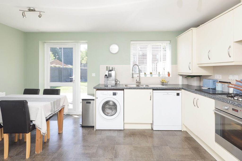 Property photo 3 of 14 Kitchen/Diner