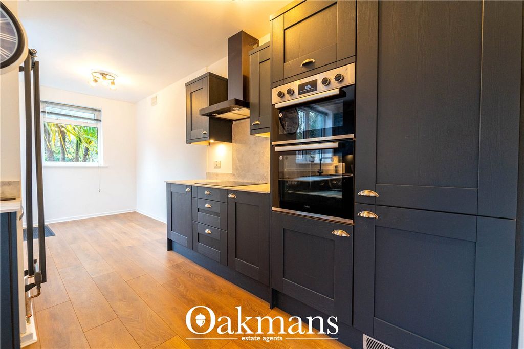 Property photo 3 of 33 Picture No. 23