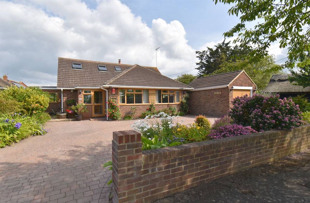 Property photo 1 of 32