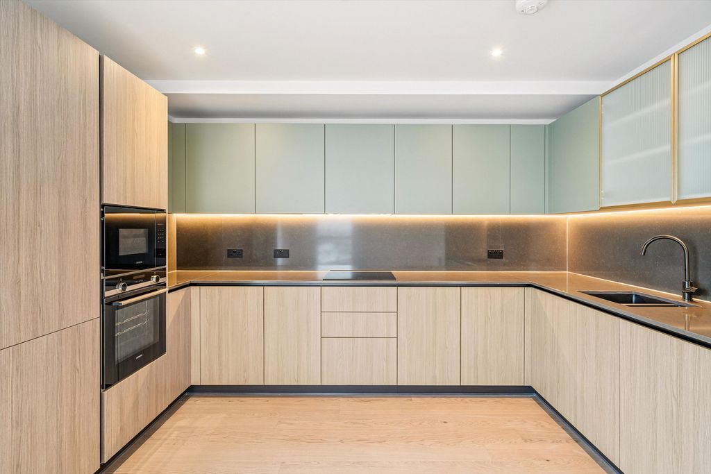 Property photo 2 of 24 Image