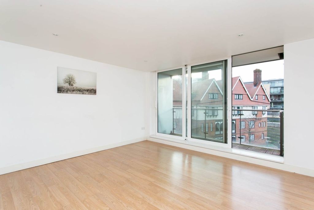 Property photo 3 of 9