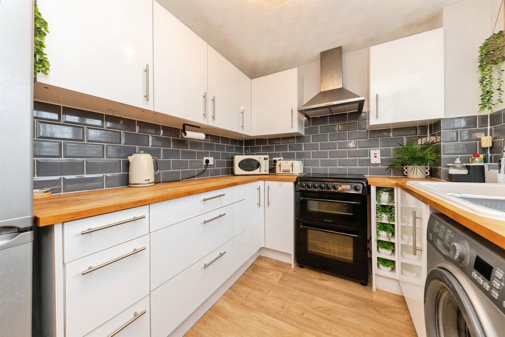 Property photo 3 of 18