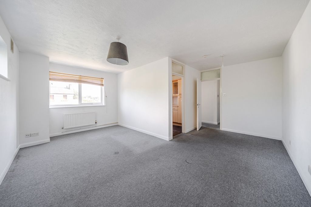 Property photo 3 of 10 1495374-6-6A589Be...