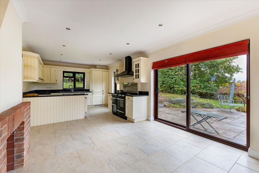 Property photo 3 of 16 Image