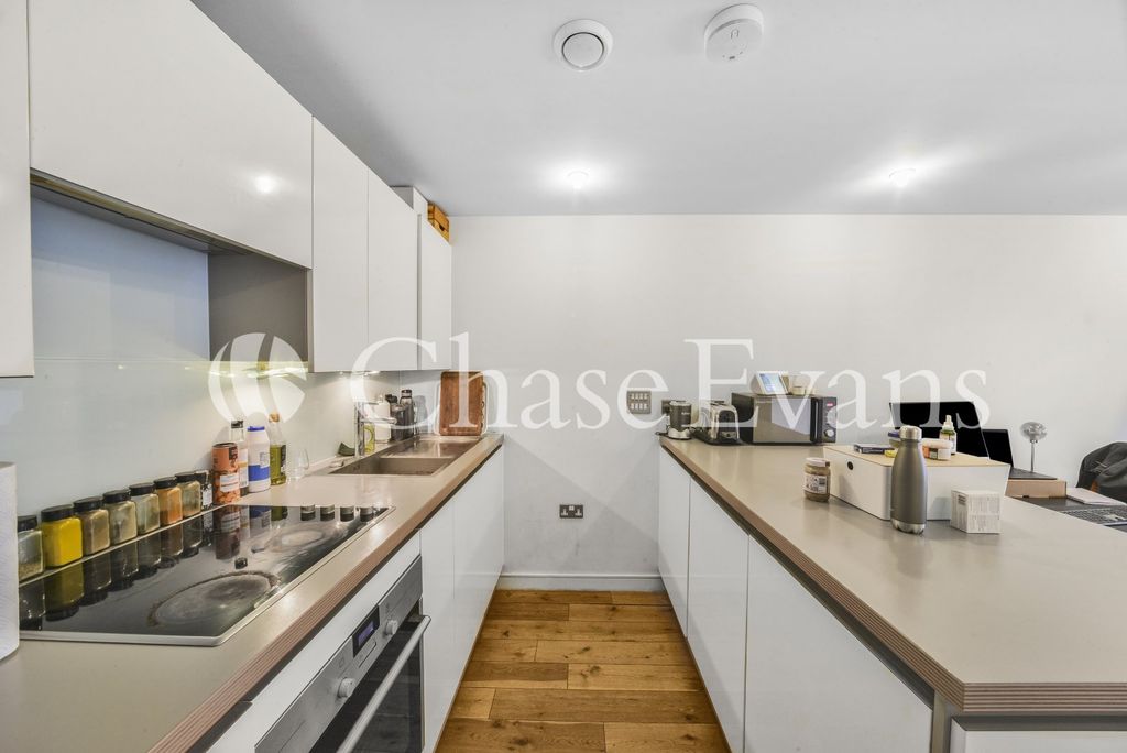 Property photo 2 of 12 Kitchen