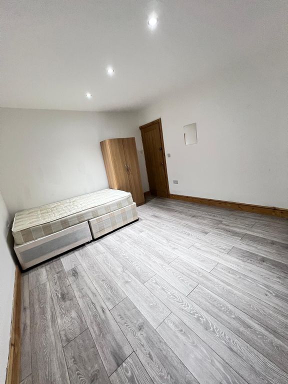 Property photo 2 of 3