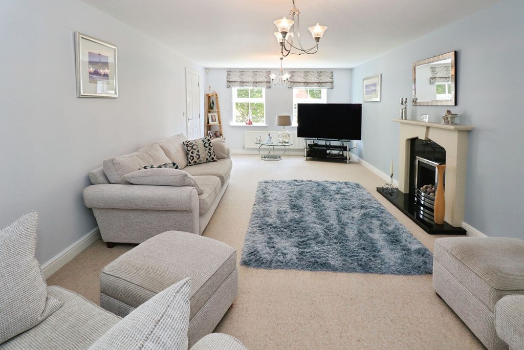 Property photo 2 of 30
