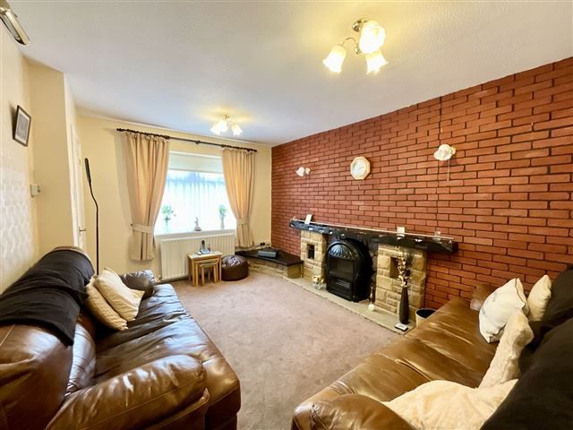 Property photo 2 of 11 Lounge