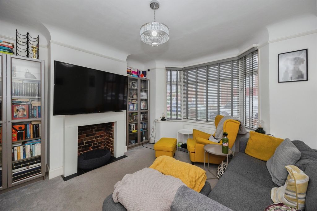 Property photo 3 of 17