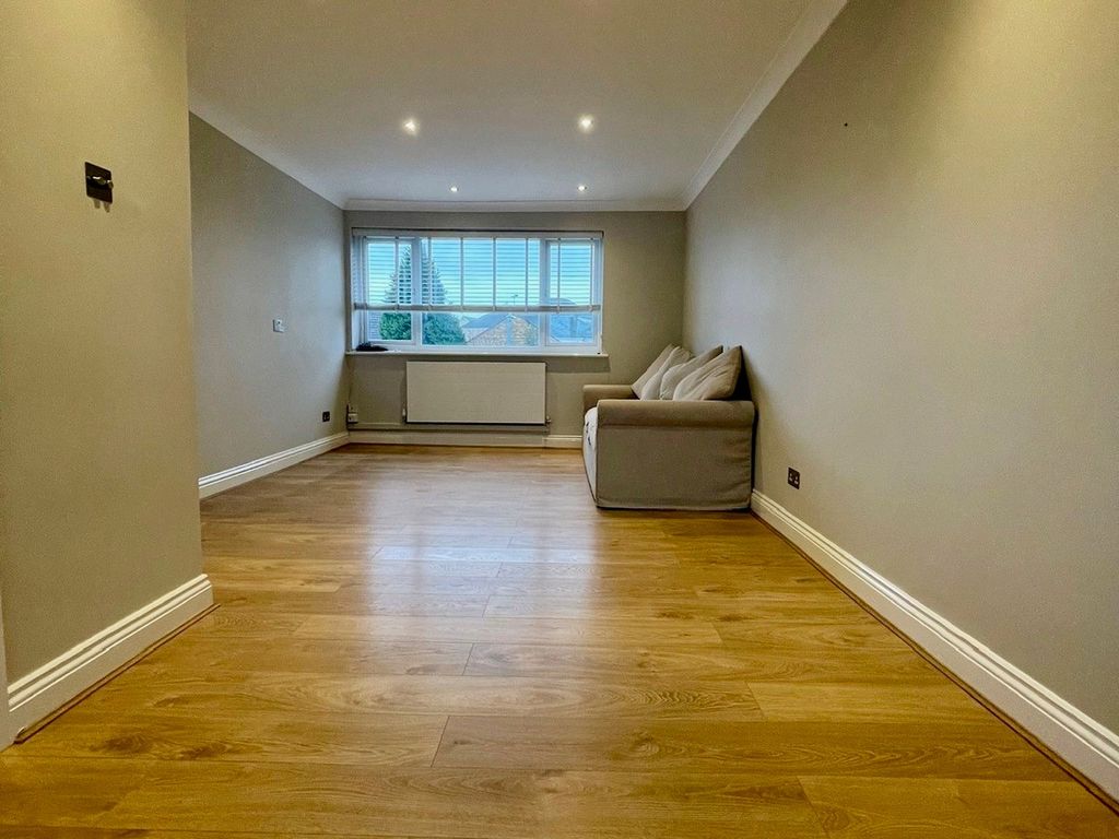 Property photo 3 of 19 6