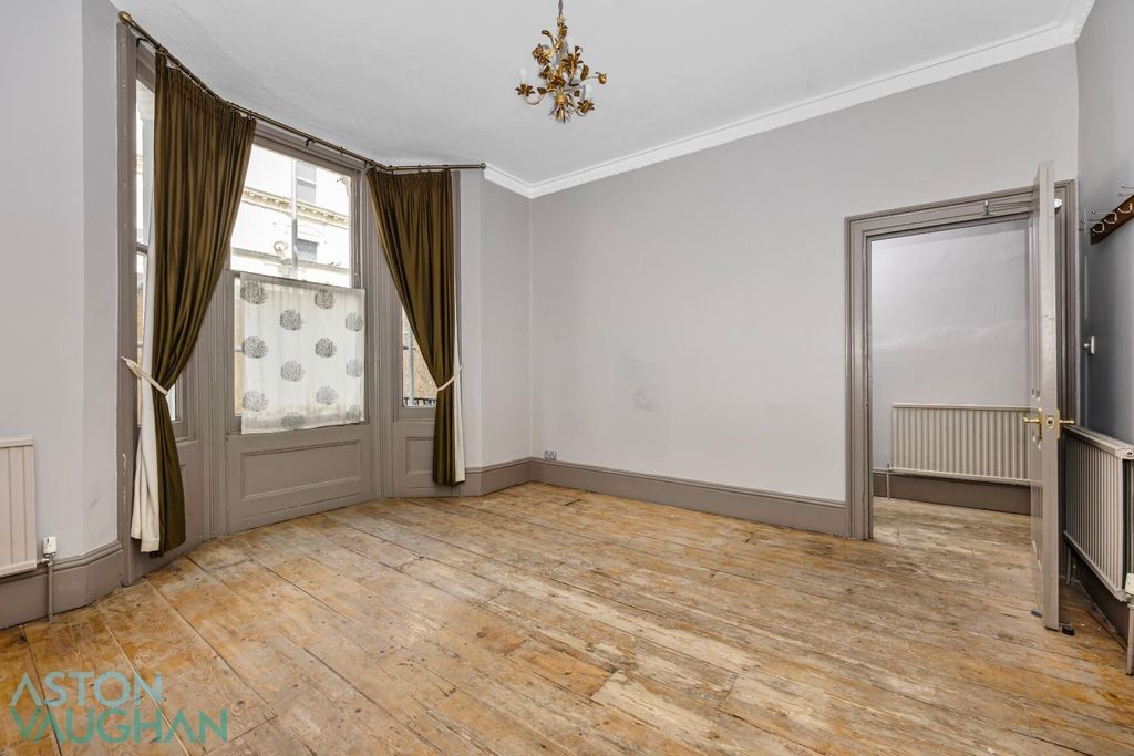 Property photo 3 of 19