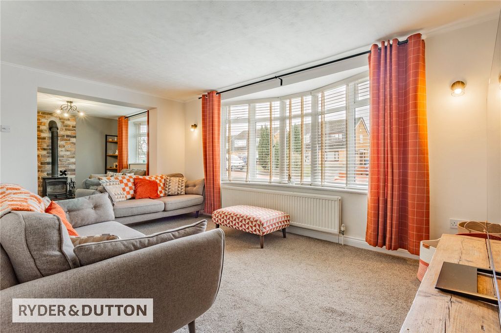 Property photo 2 of 29 Lounge