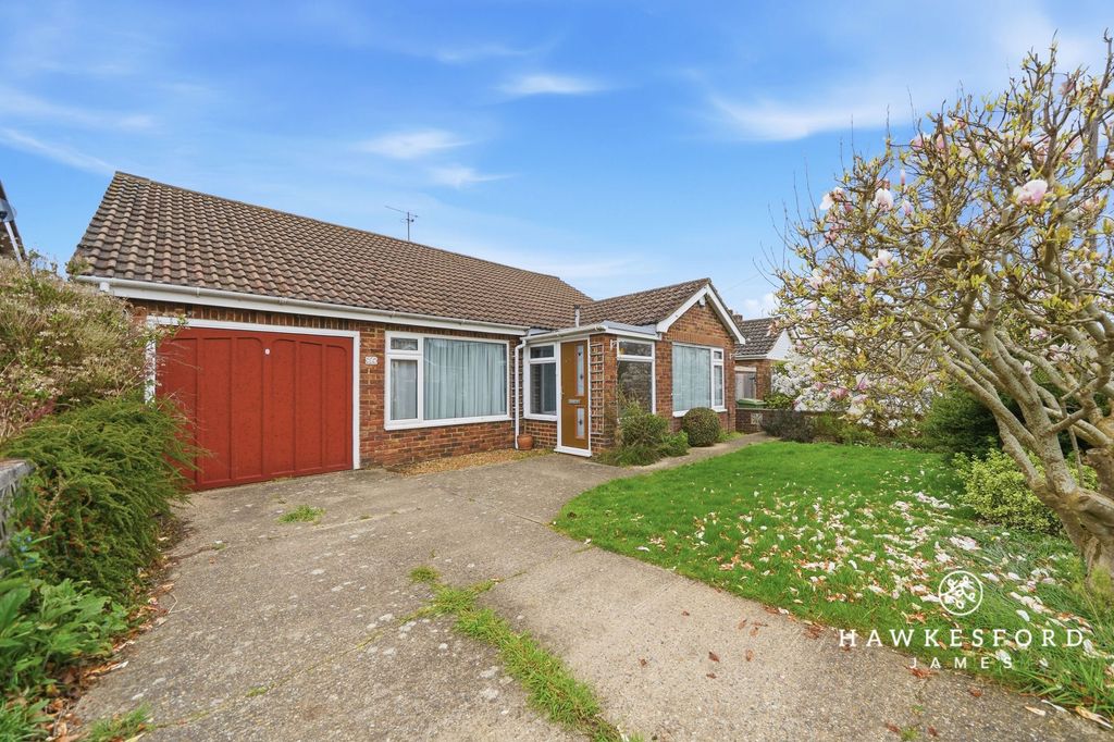 Property photo 1 of 16 Chegworth Gardens, Sittingbourne - Front Aspect